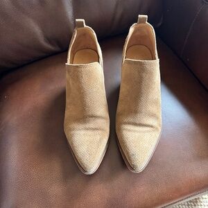 Marc Fisher Leather bootie, size 9